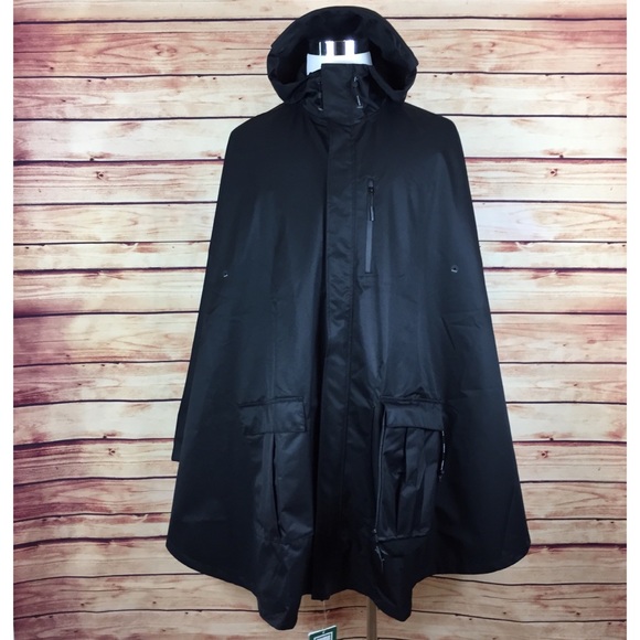 puma packable hooded jacket in black